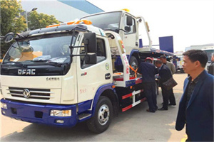 台江汽车道路救援拖车价格